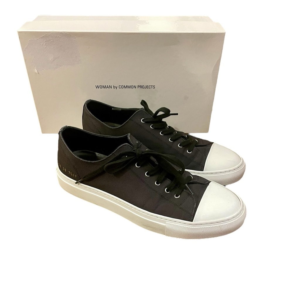 WOMAN by COMMON PROJECTS Tournament Low Cap In Canvas Black